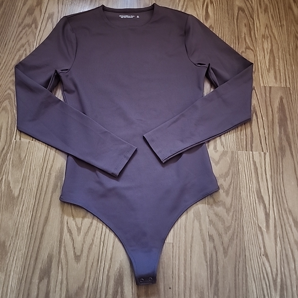 Abercromboe & Fitch Burgury Long‎ Sleeve Bodysuit with Crew Neck  Size Med NWOT